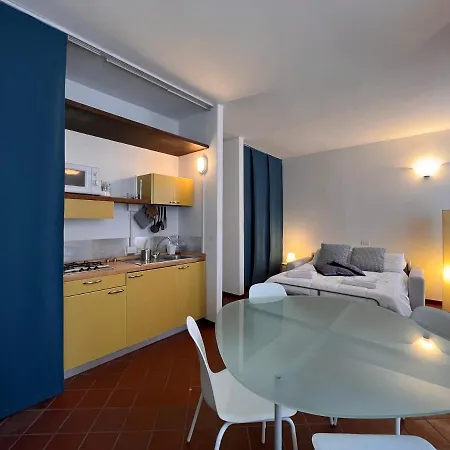 Apartamento Sandro's 2 *